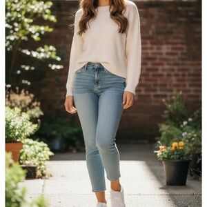 Judy Blue Light Blue Ankle Jeans